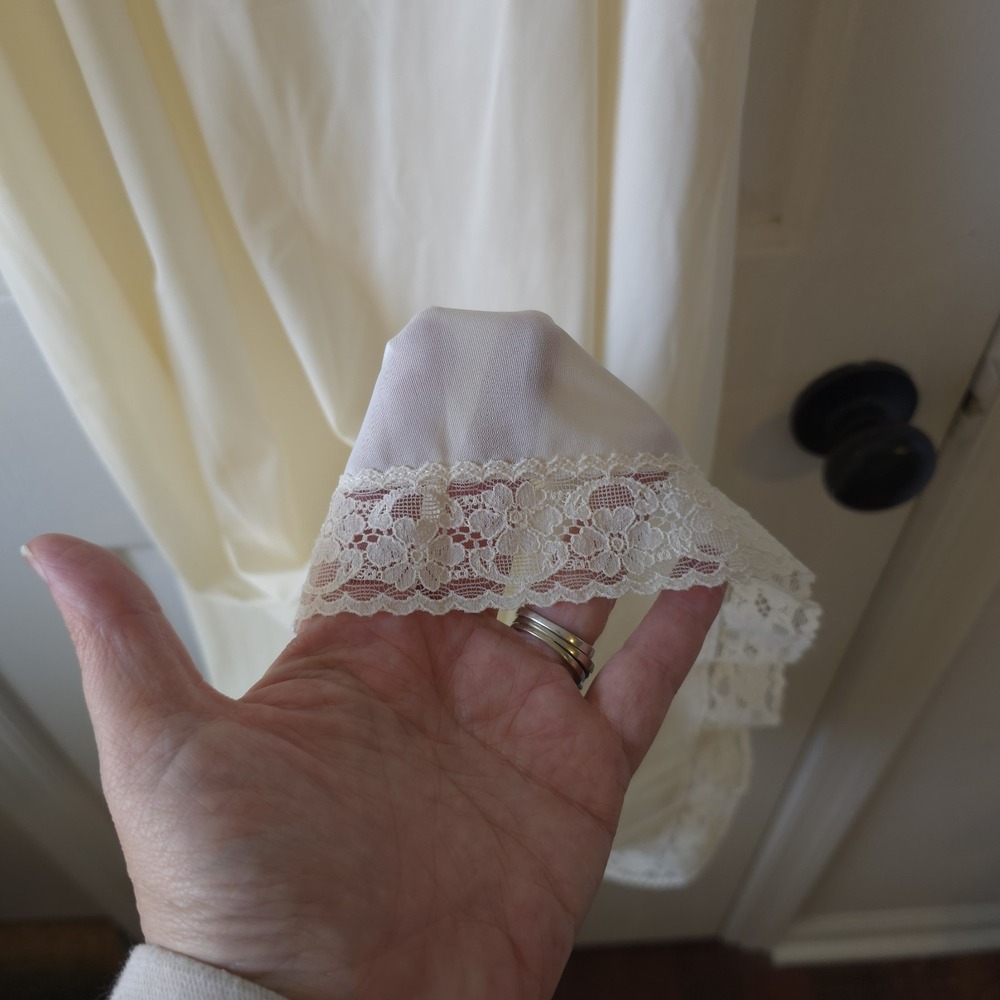 Full Slip Vanity Fair Vintage Nylon Size 38 Ivory - Picture 6 of 8